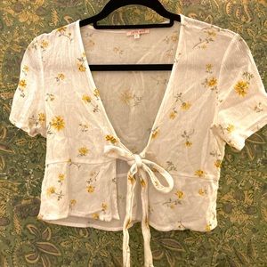 Dainty floral tie-front cropped blouse